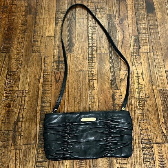 Vintage michael Michael Kors Bag Leather black ruched crossbody Gold Hardware - Picture 4 of 15